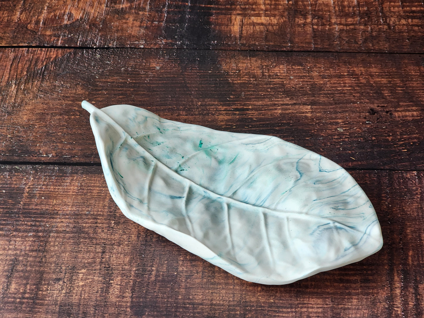 Wavy Leaf Tray