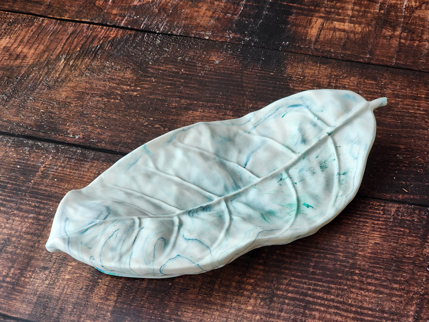 Wavy Leaf Tray